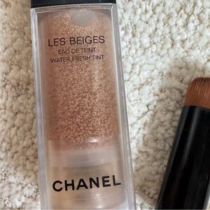 CHANEL Les Beiges Eau De Teint Water-Fresh Tint - Medium Light